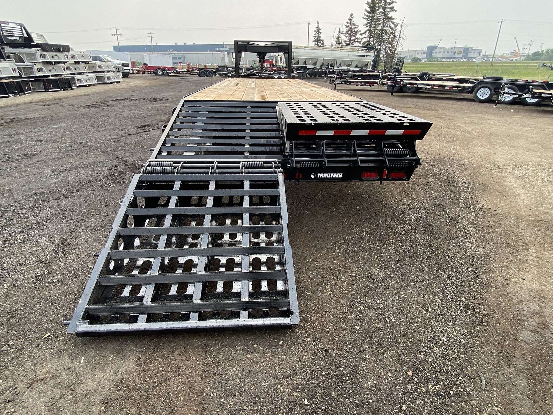 2025 Trailtech 24' Gooseneck Tri Axle Trailer