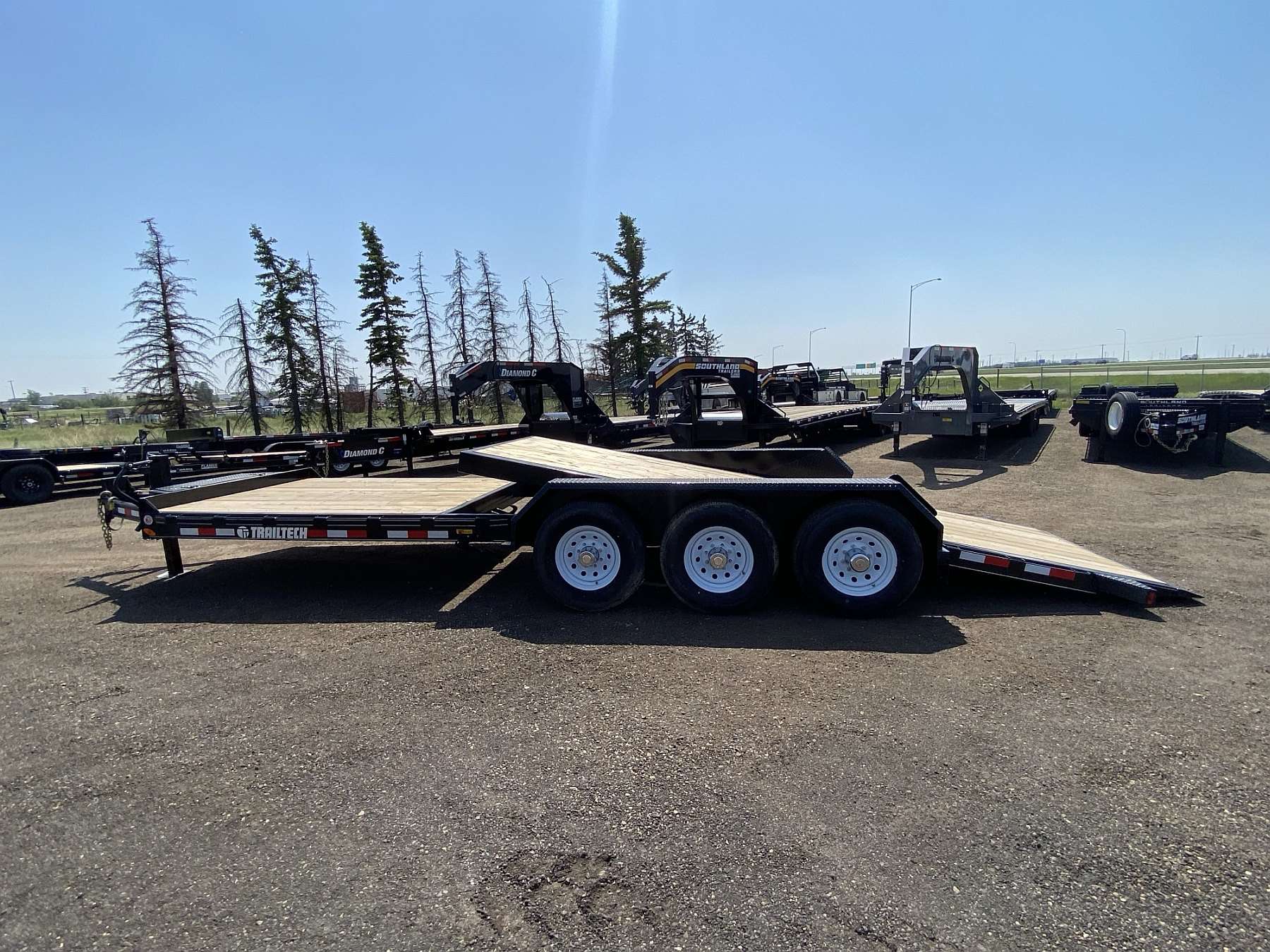 2025 Trailtech 24' Tilt Deck Trailer