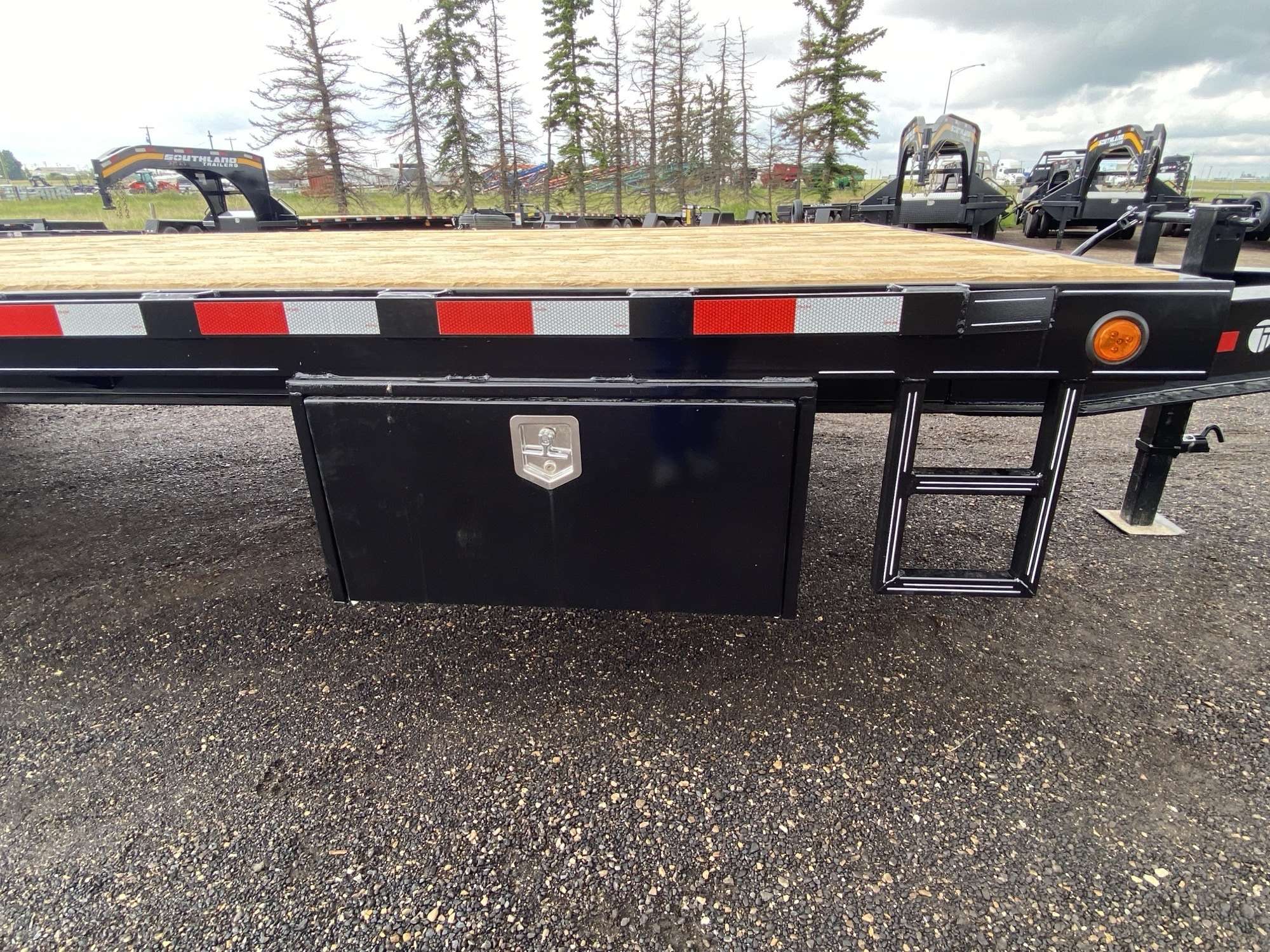 2025 Trailtech 25' Industrial Series Flat Deck Trailer