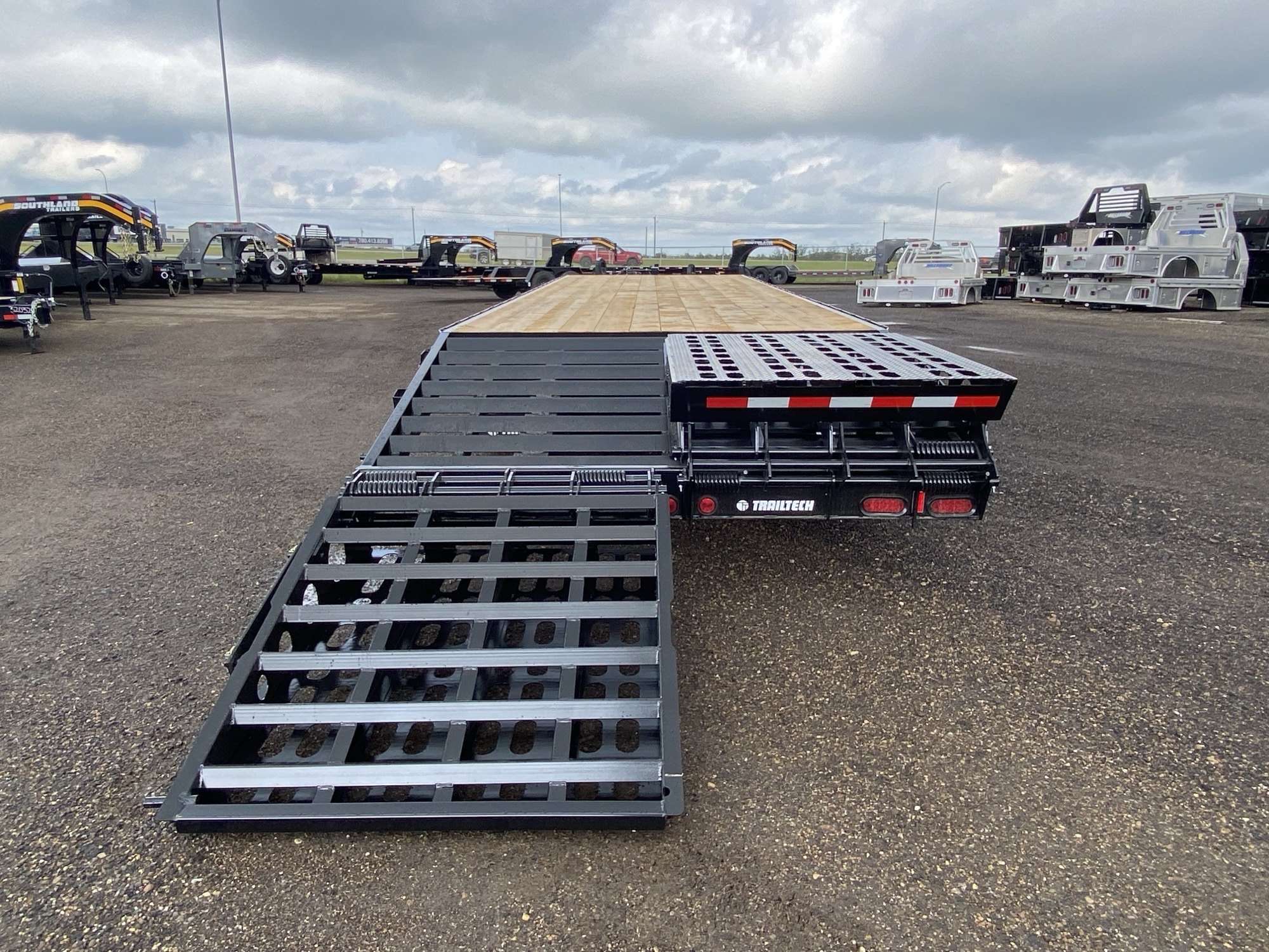 2025 Trailtech 25' Industrial Series Flat Deck Trailer