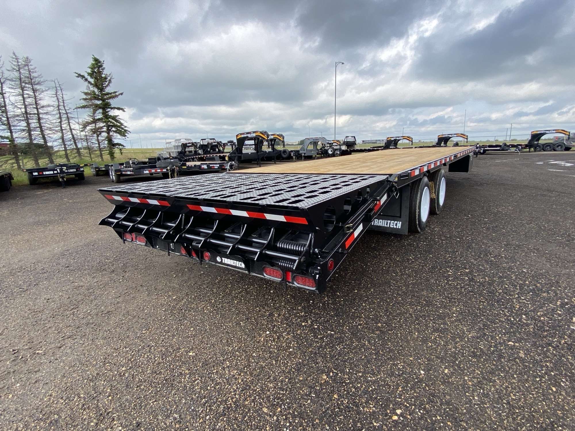 2025 Trailtech 25' Industrial Series Flat Deck Trailer
