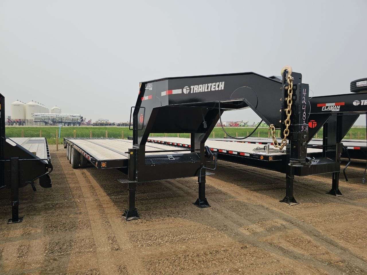 2025 Trailtech TD316 8'6" x 33' GN Beavertail Flat Deck