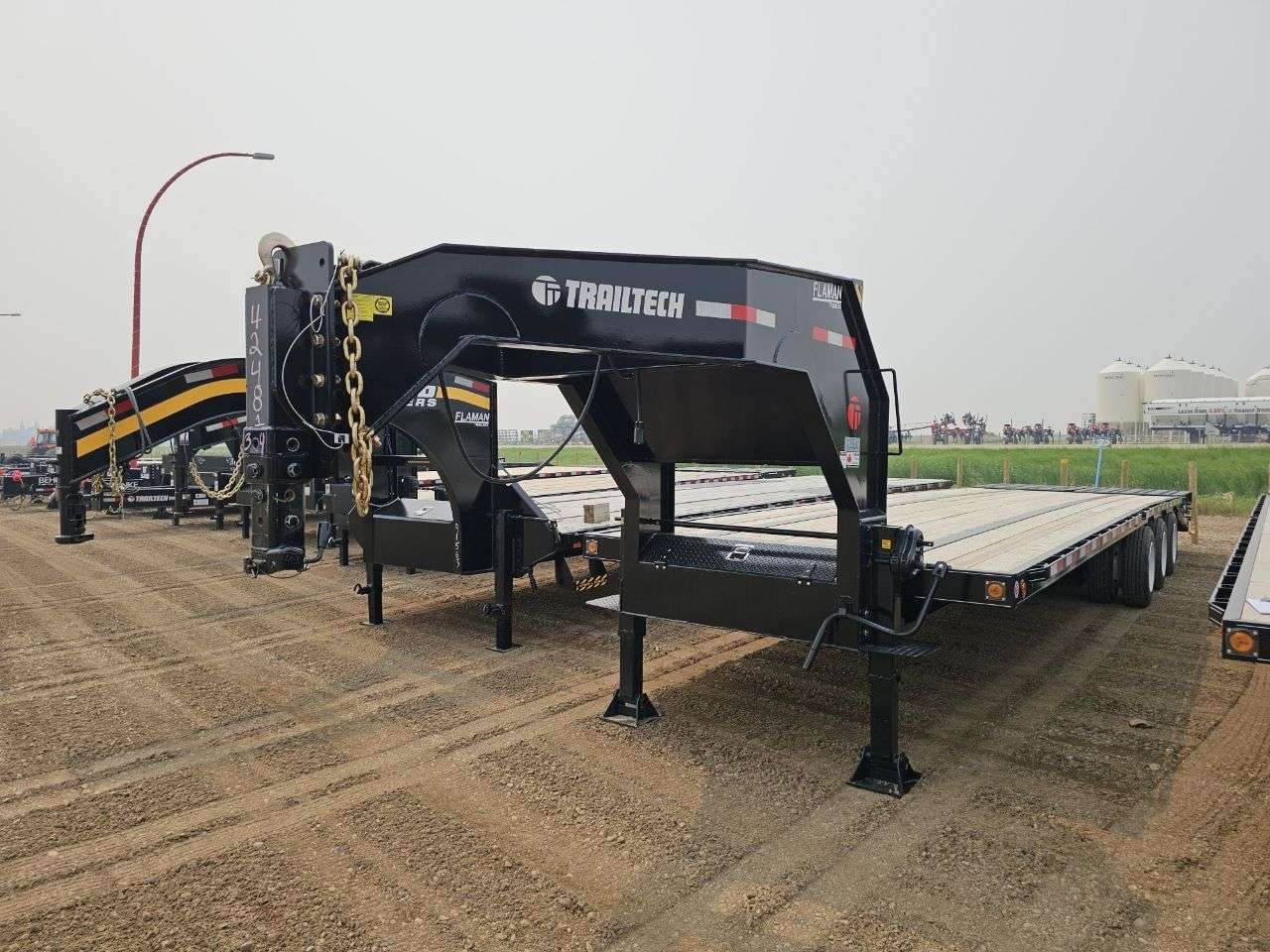 2025 Trailtech TD316 8'6" x 33' GN Beavertail Flat Deck