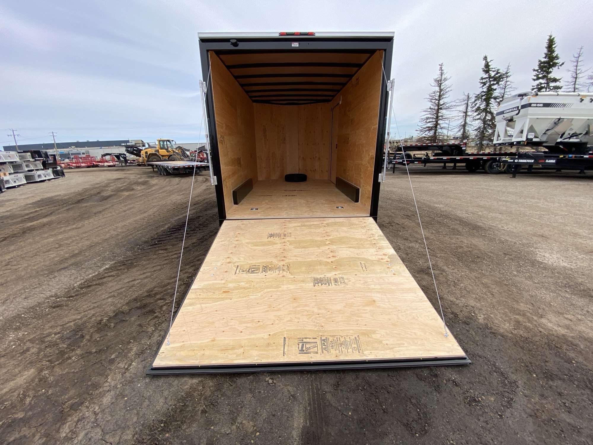 2026 Royal 7.5'x16' Enclosed Cargo Trailer