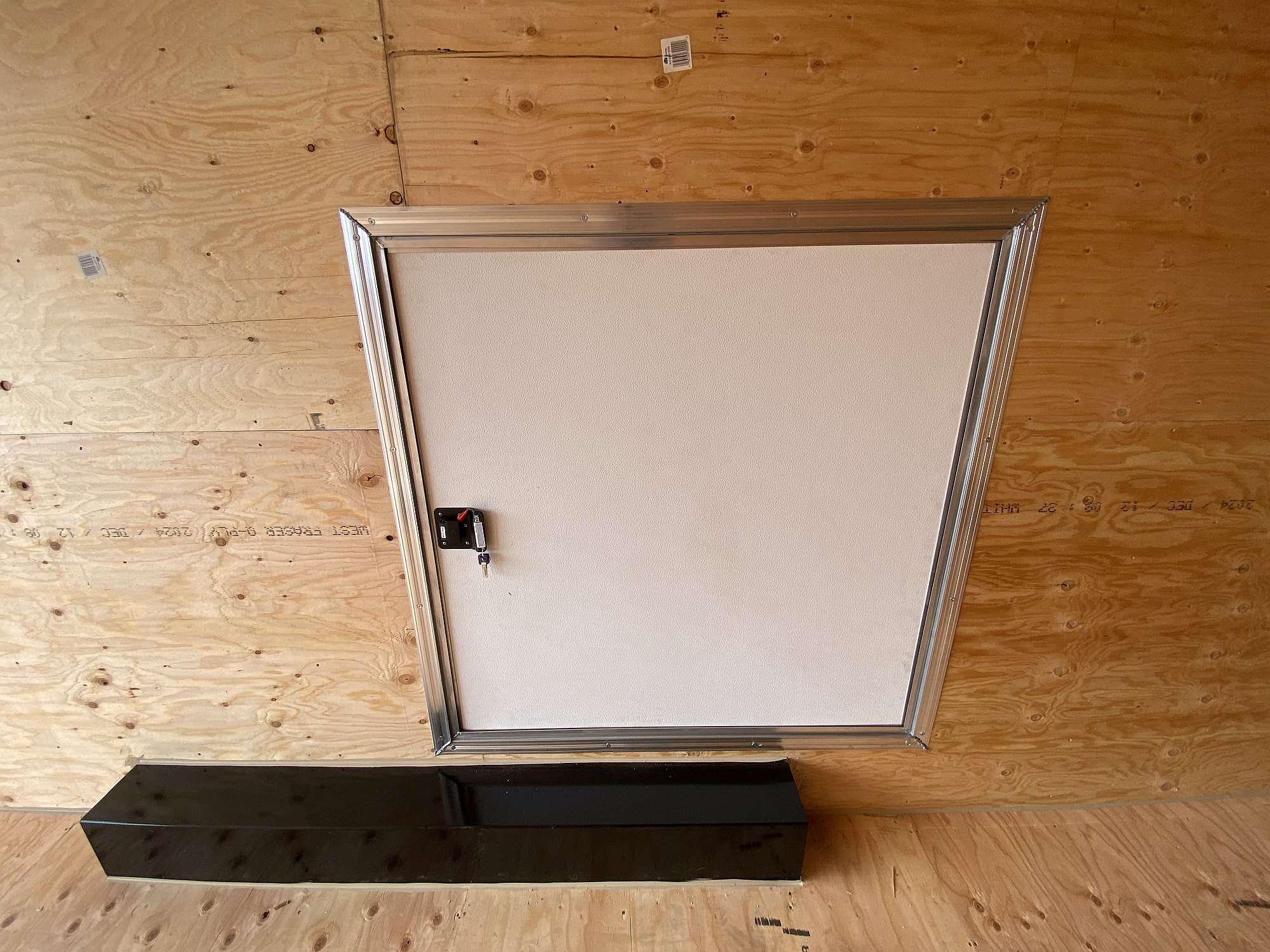 2026 Royal 8'x22' Enclosed Cargo w/ Escape Door