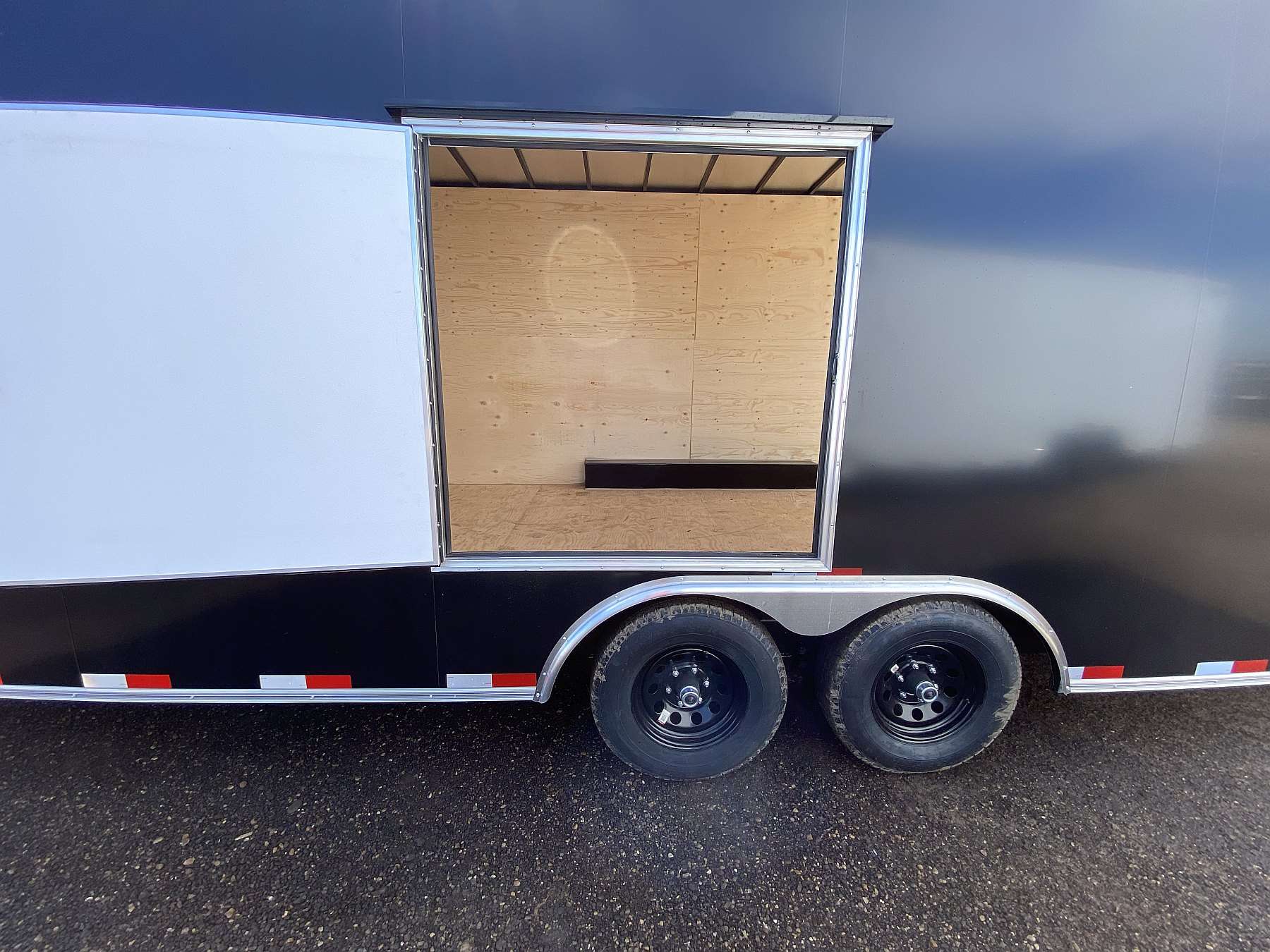 2026 Royal 8'x22' Enclosed Cargo w/ Escape Door