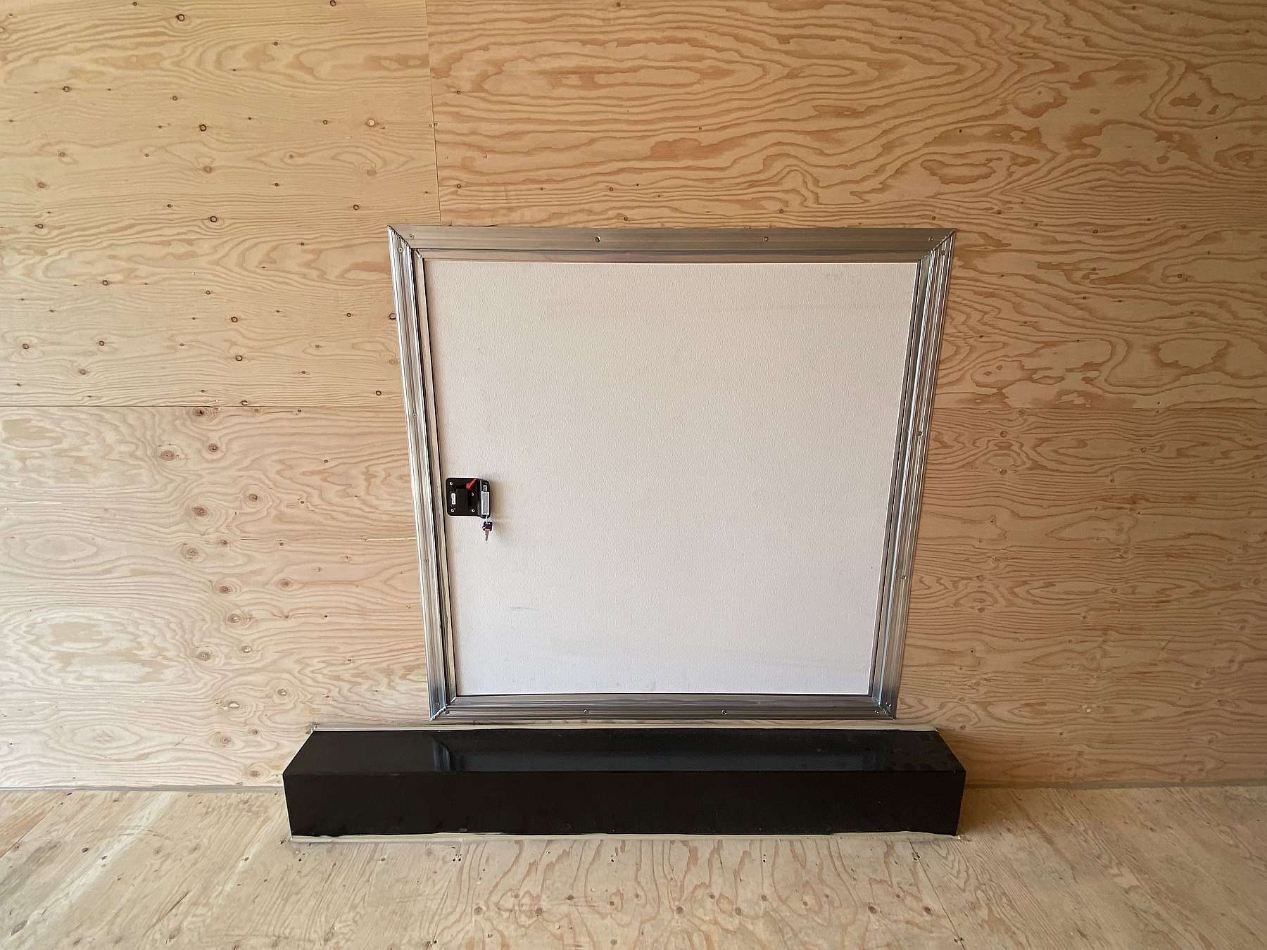 2026 Royal 8'x26' Enclosed Cargo Trailer w/ Escape Door