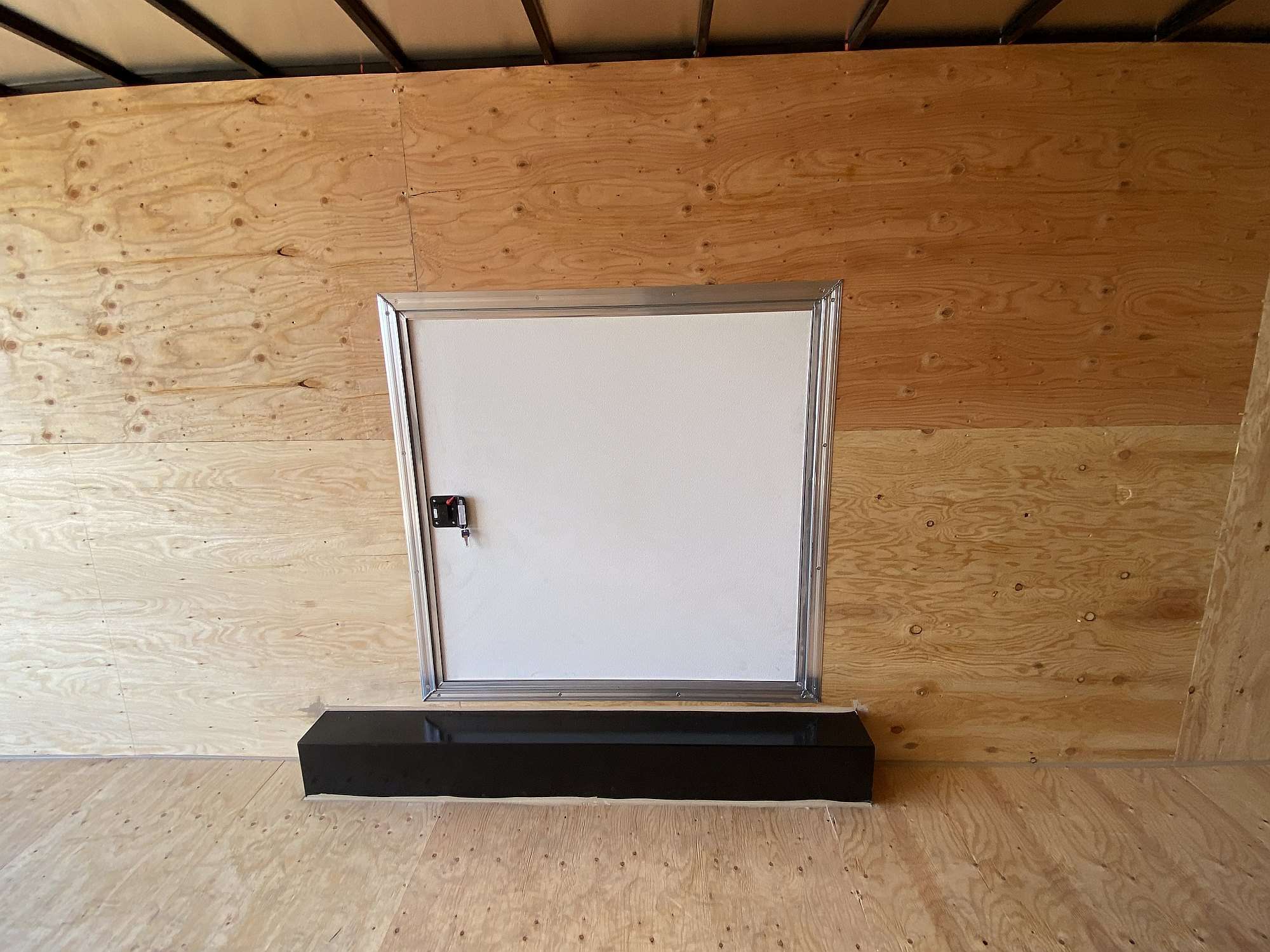 2026 Royal 8'x26' Enclosed Cargo w/ Escape Door