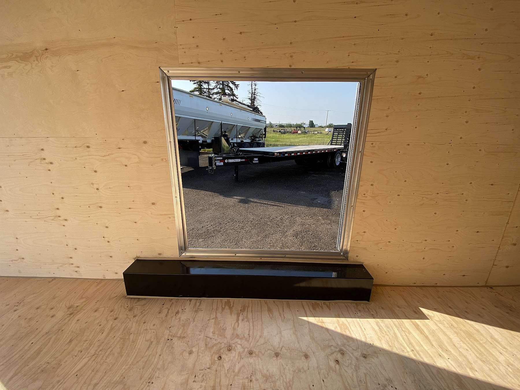 2026 Royal 8'x26' Enclosed Cargo w/ Escape Door