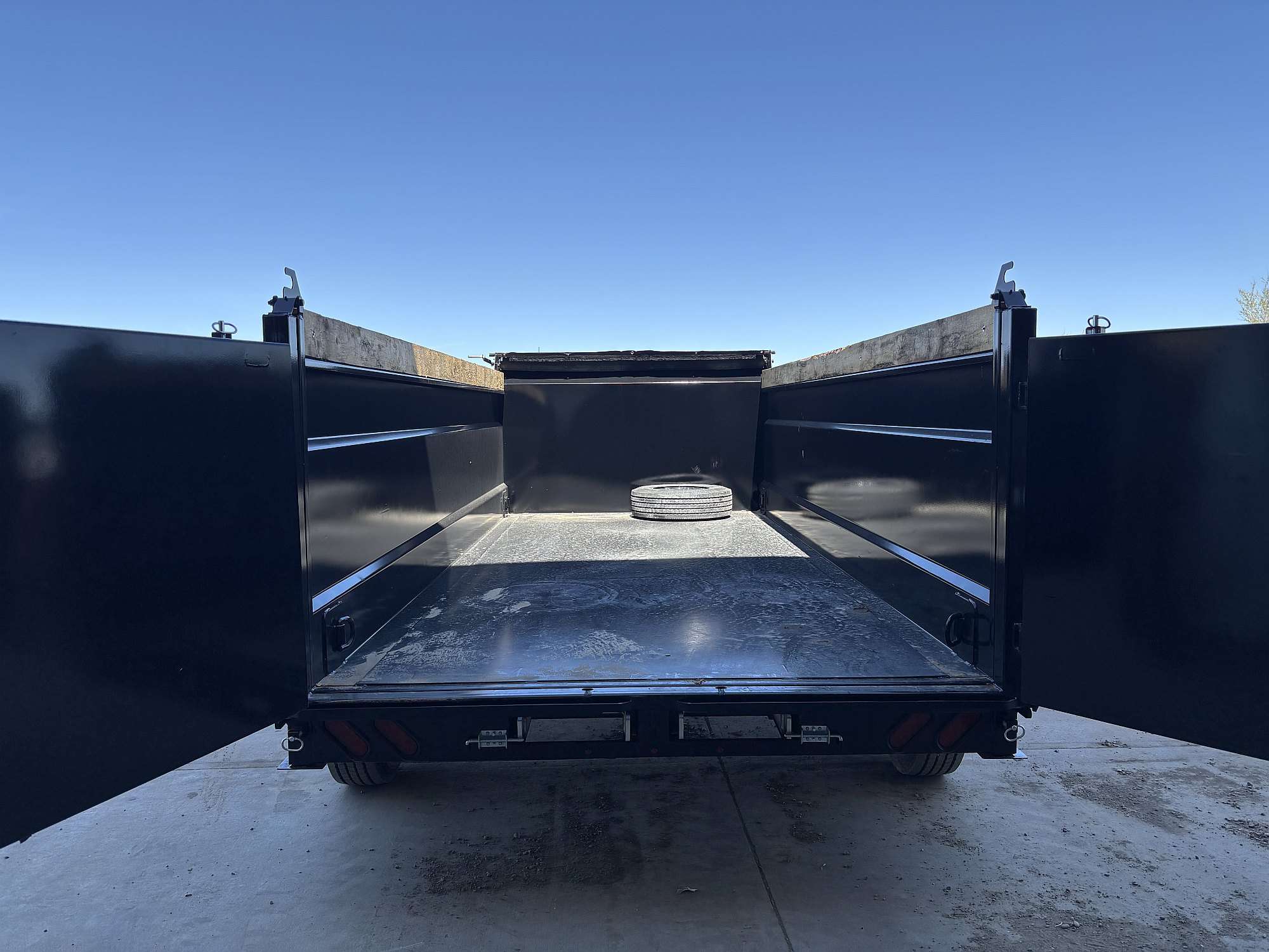 2026 Southland 16' Gooseneck Dump Trailer