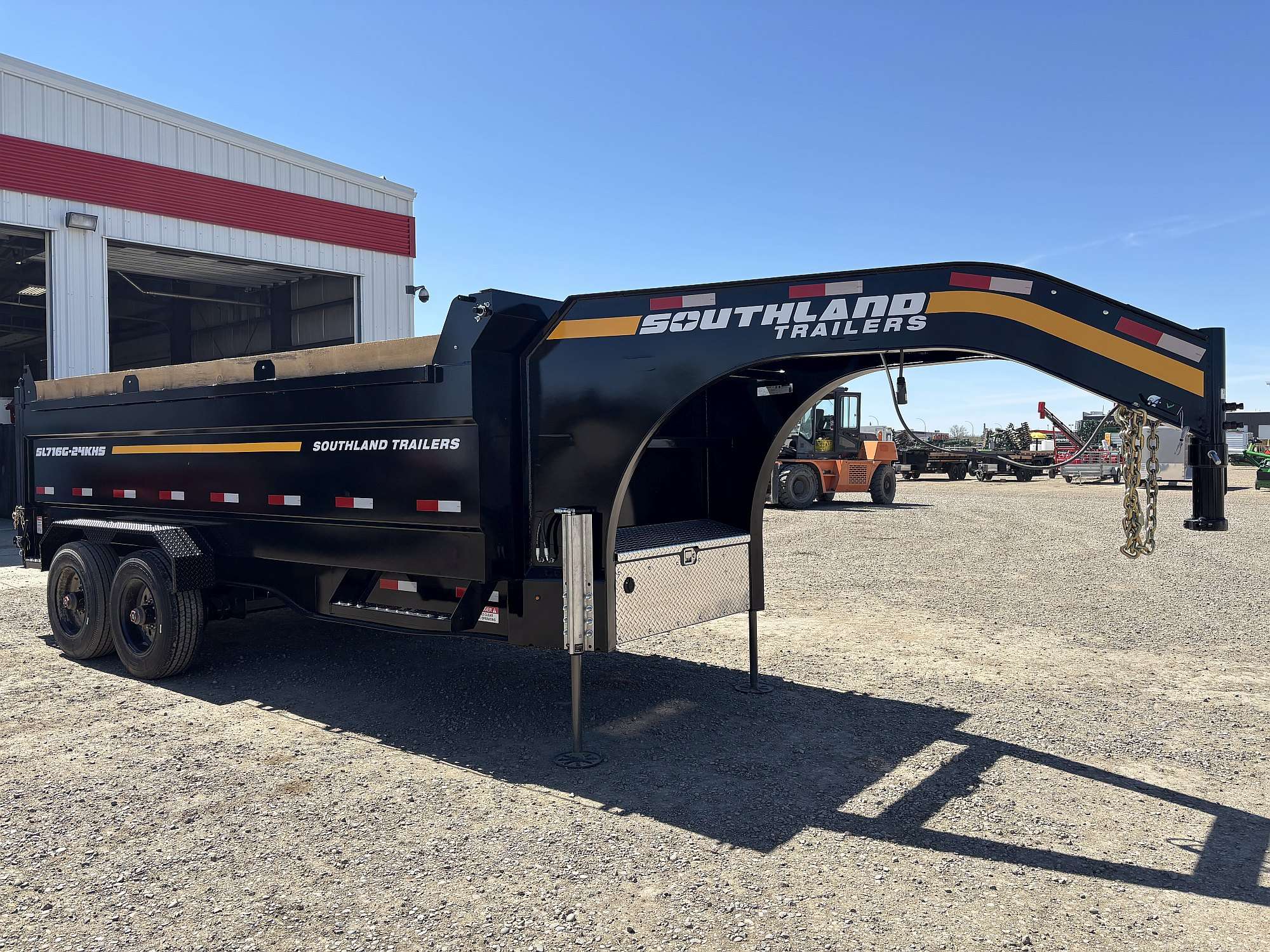 2026 Southland 16' Gooseneck Dump Trailer