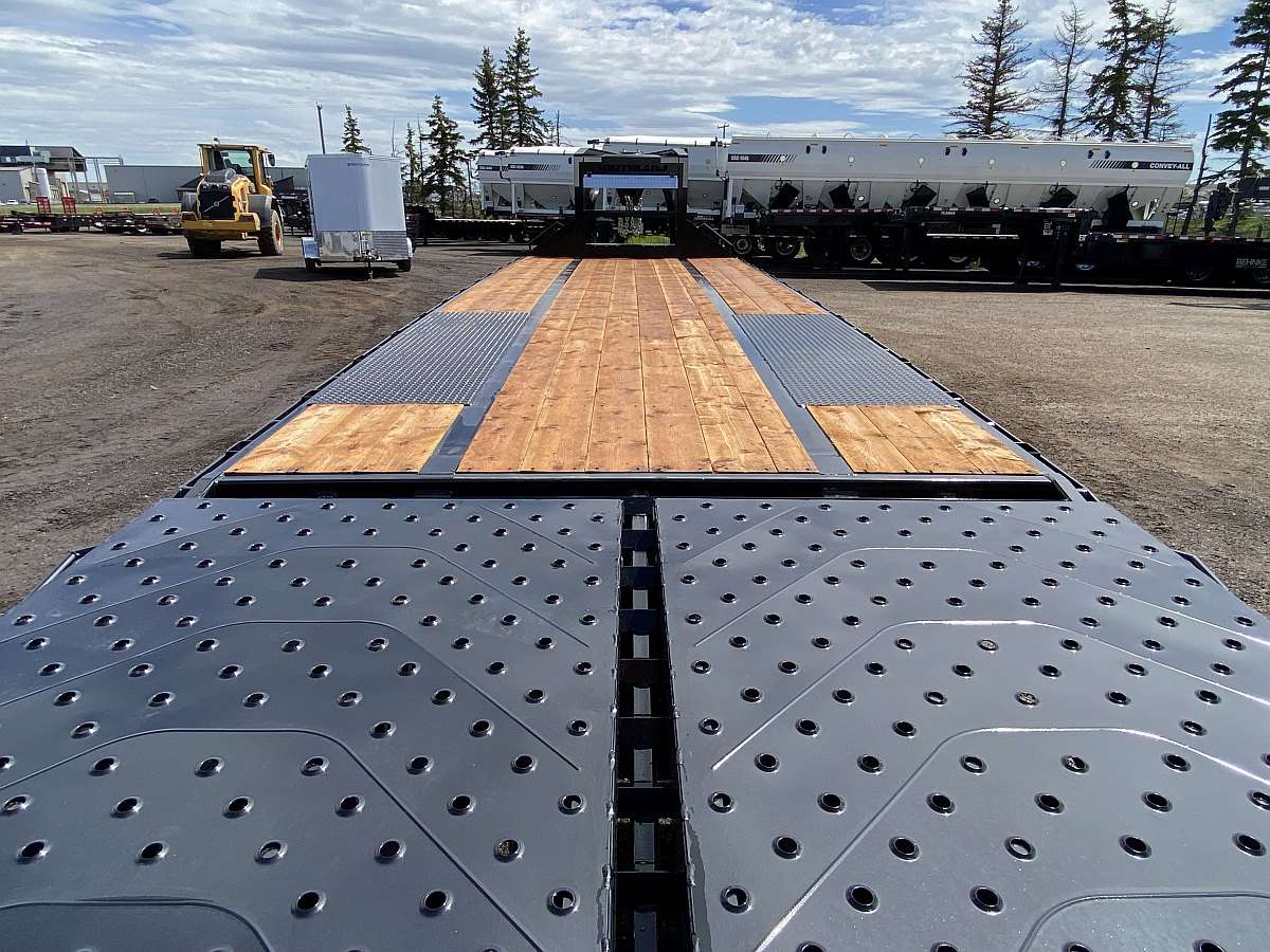 2026 Southland 24' + 6' Gooseneck Trailer