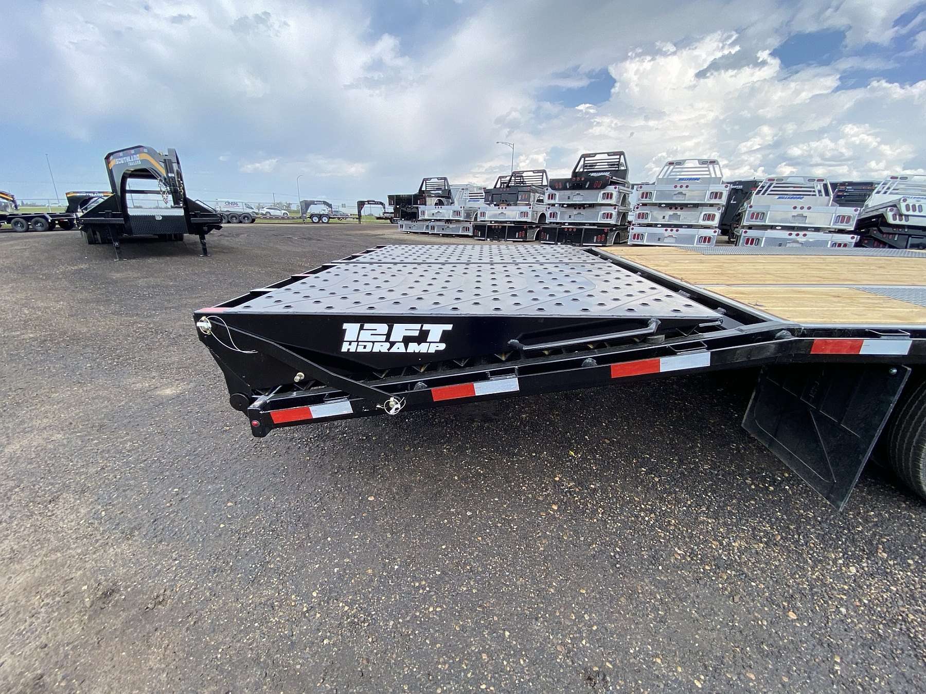 2026 Southland 26'+6' Gooseneck Trailer
