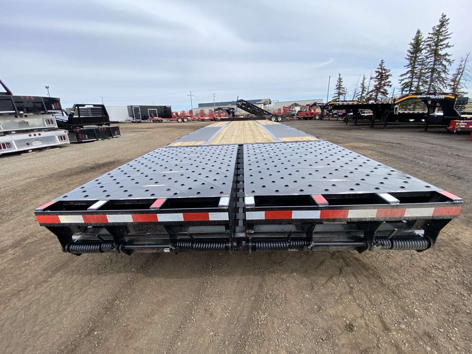 2026 Southland 26' Pintle Hitch Trailer