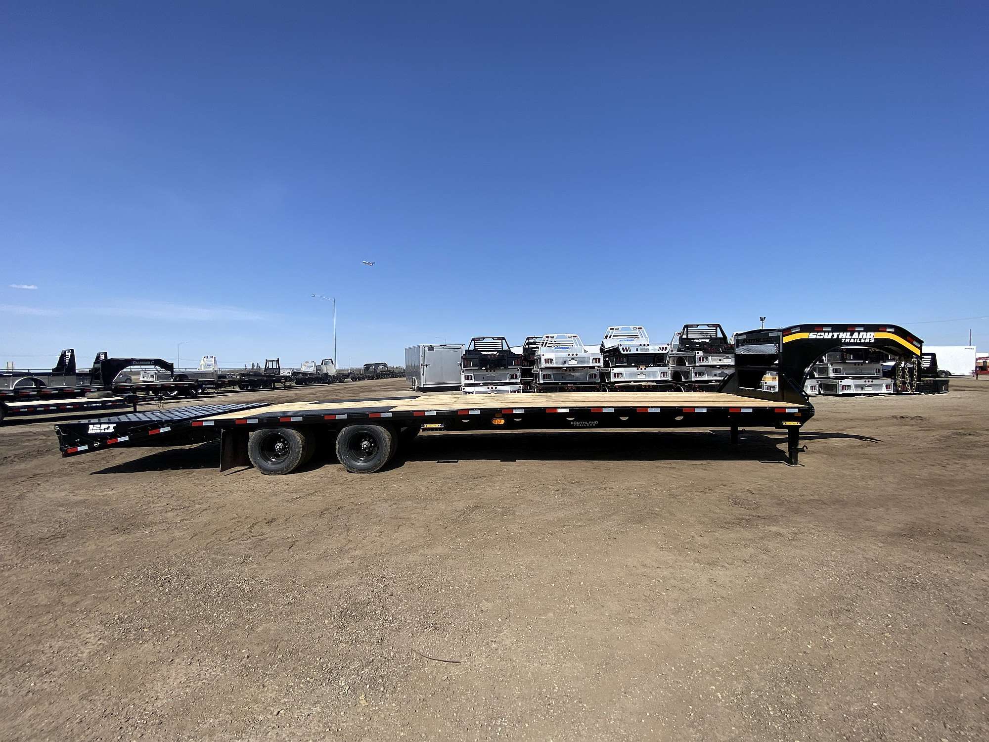 2026 Southland 28' + 6' Gooseneck Trailer