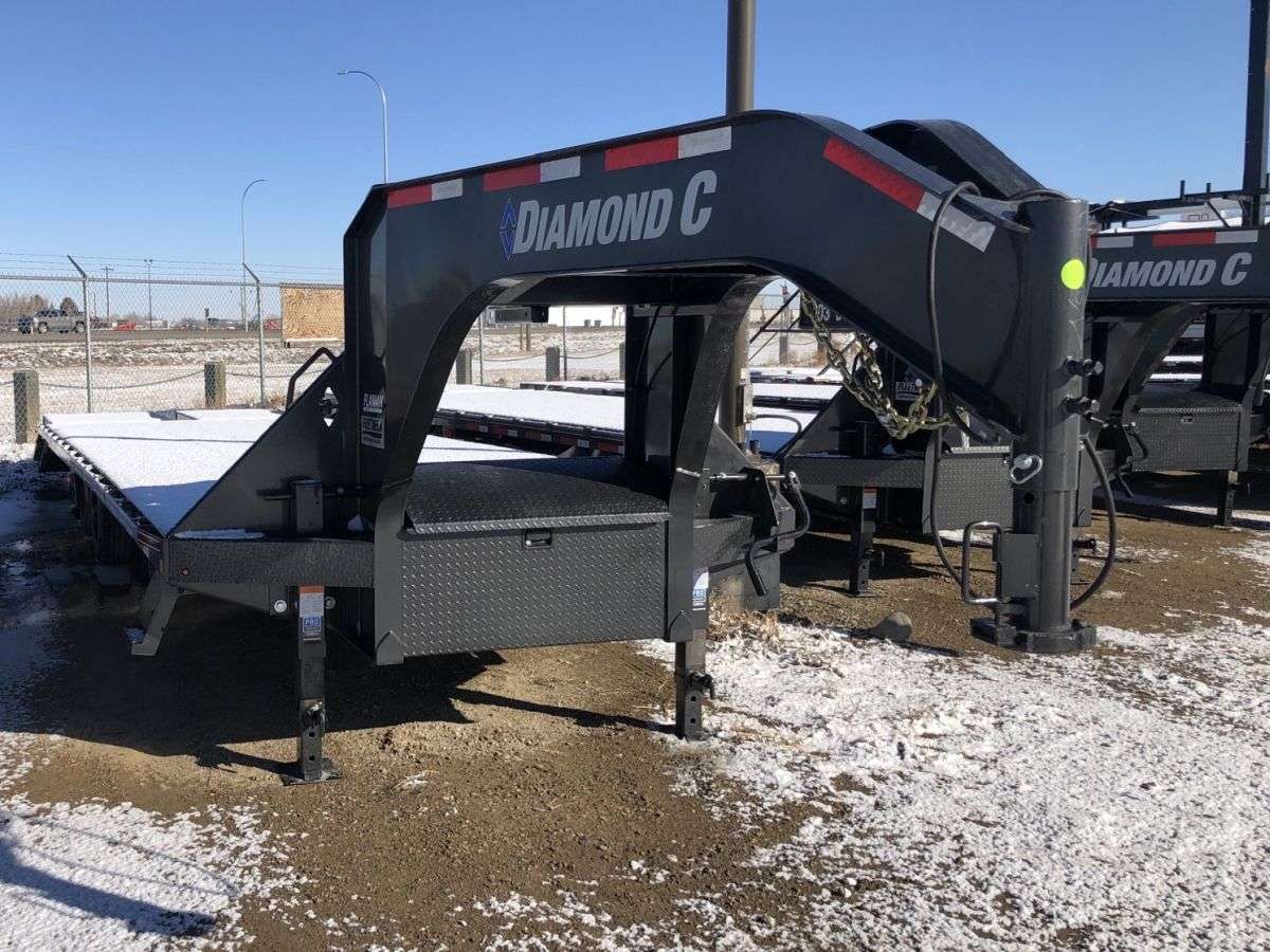 *Clearance* 2023 Diamond C 30' Gooseneck Trailer