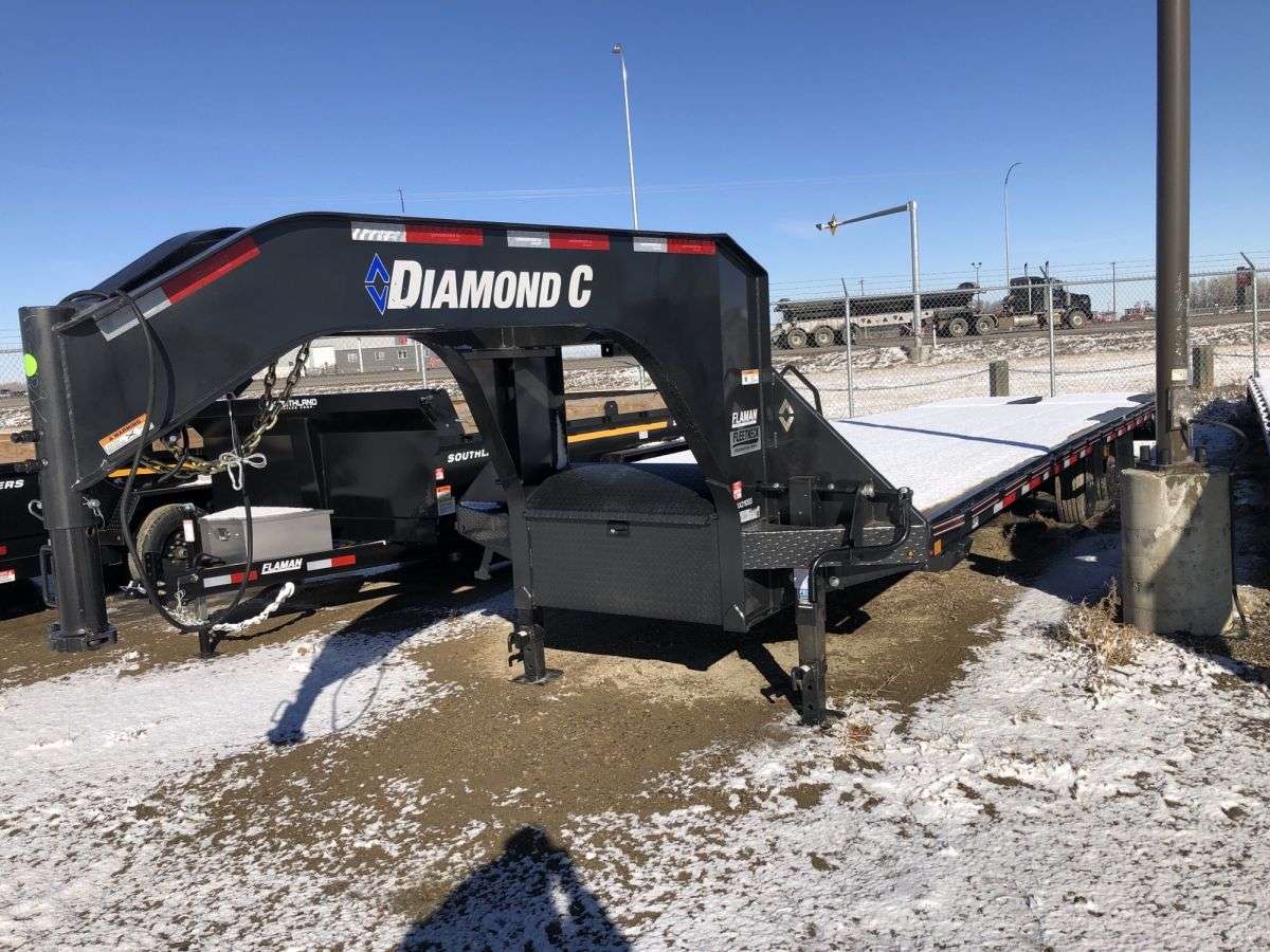 *Clearance* 2023 Diamond C 30' Gooseneck Trailer