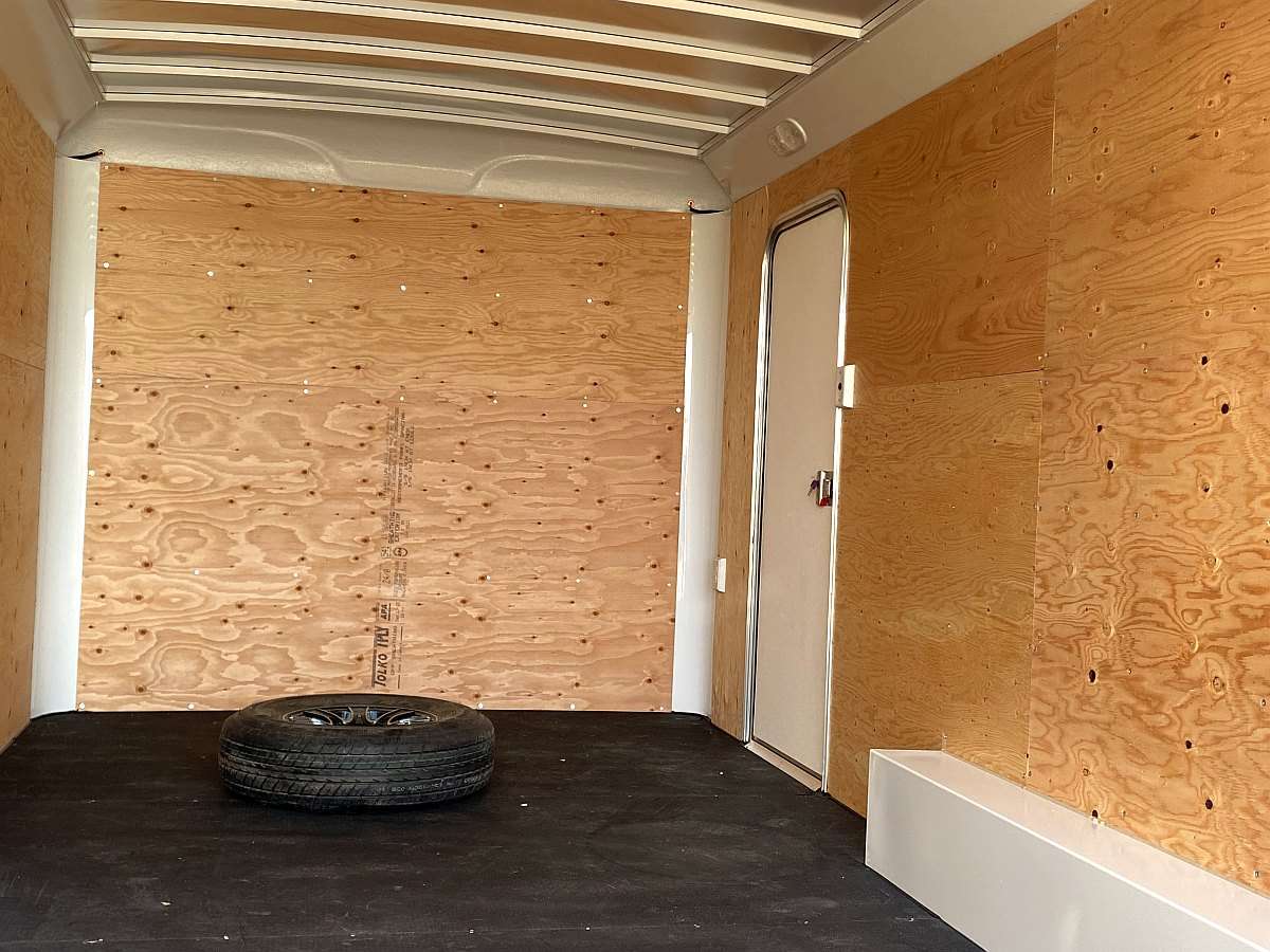 *Clearance* 2025 Royal 8'x16' Commercial Enclosed