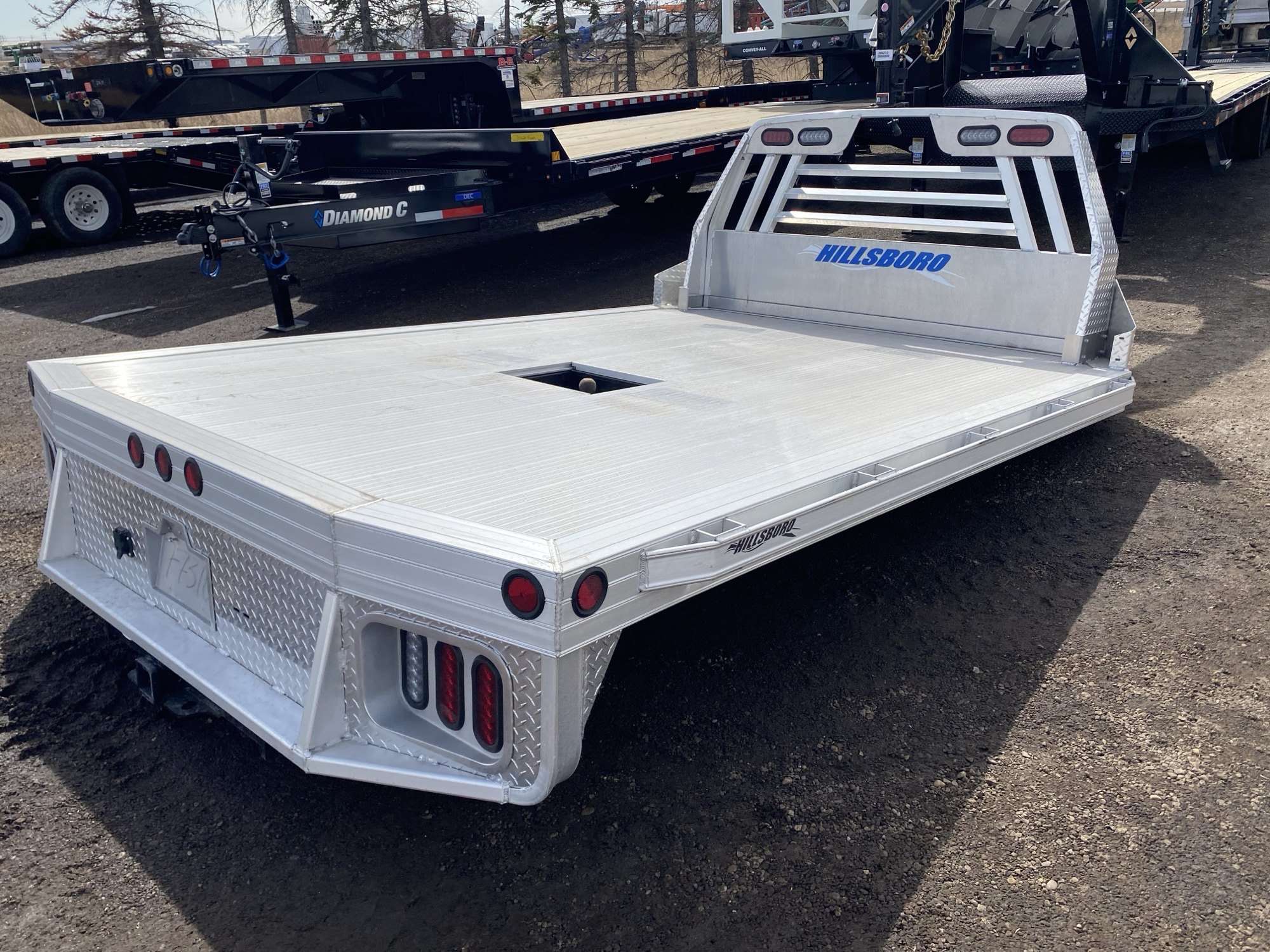 Hillsboro 2500 Series 8'x11' Aluminum Truck Bed