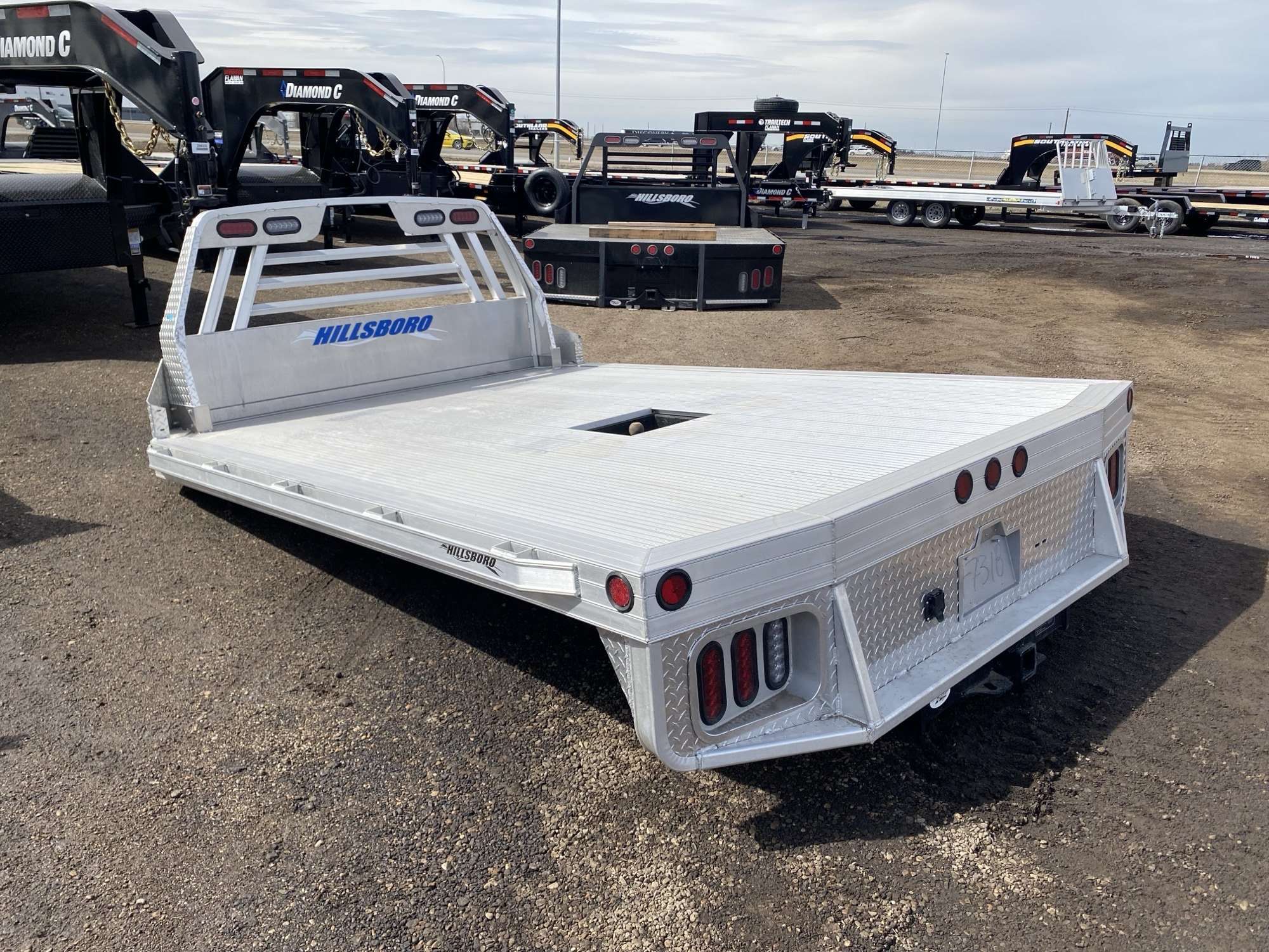 Hillsboro 2500 Series 8'x11' Aluminum Truck Deck