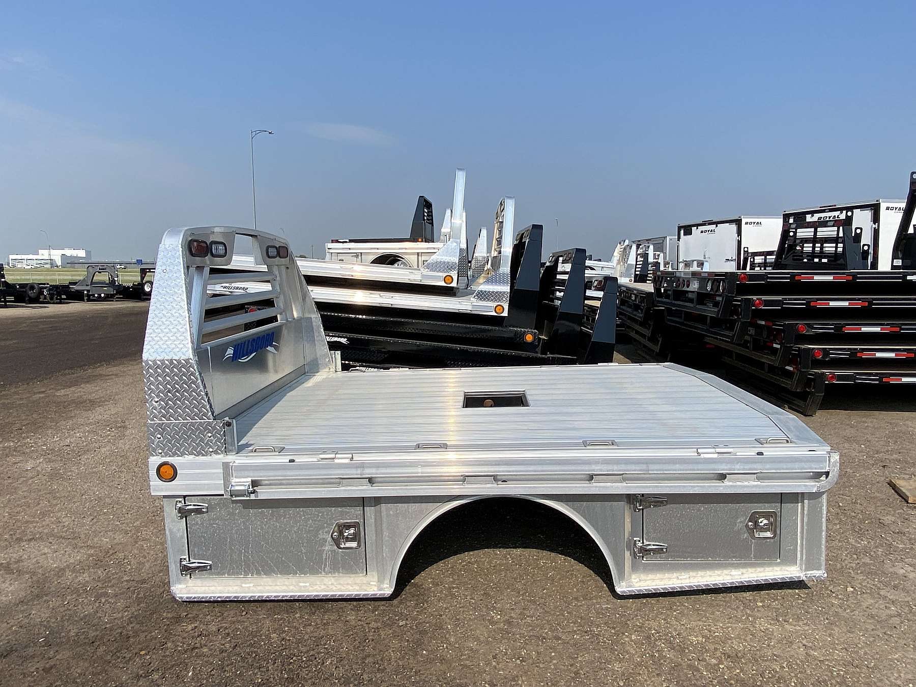 Hillsboro 4000 Series 6.75' x 9' Aluminum Truck Bed