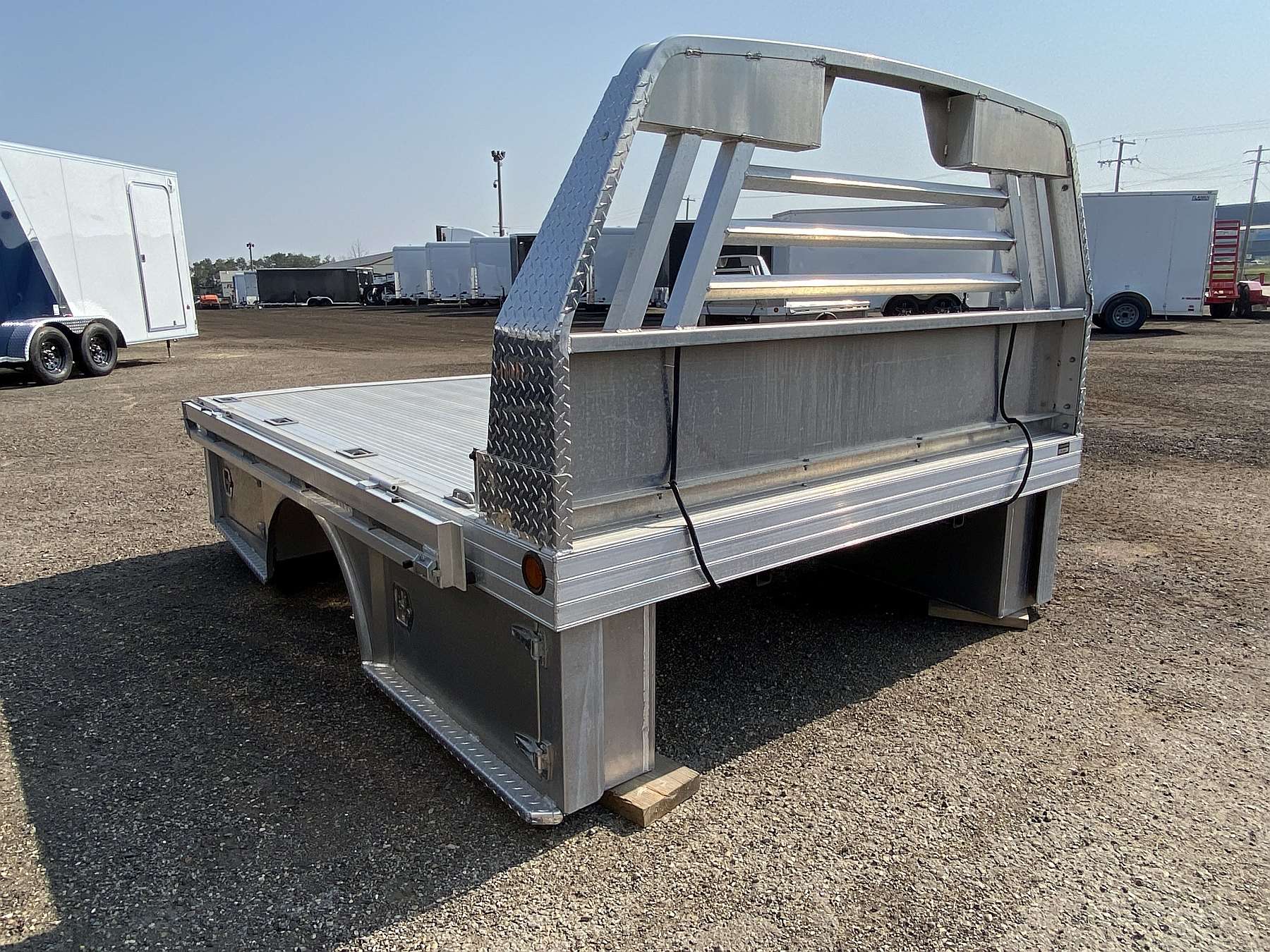 Hillsboro 4000 Series 6.75' x 9' Aluminum Truck Bed