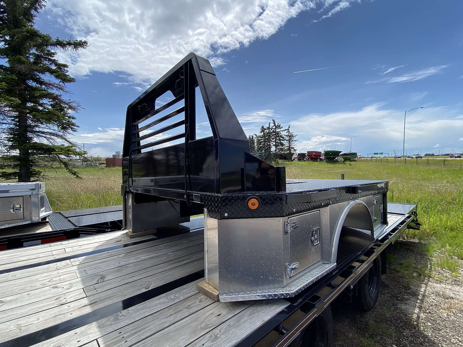 Hillsboro 500 Series 8'x8.5' Hybrid Truck Bed