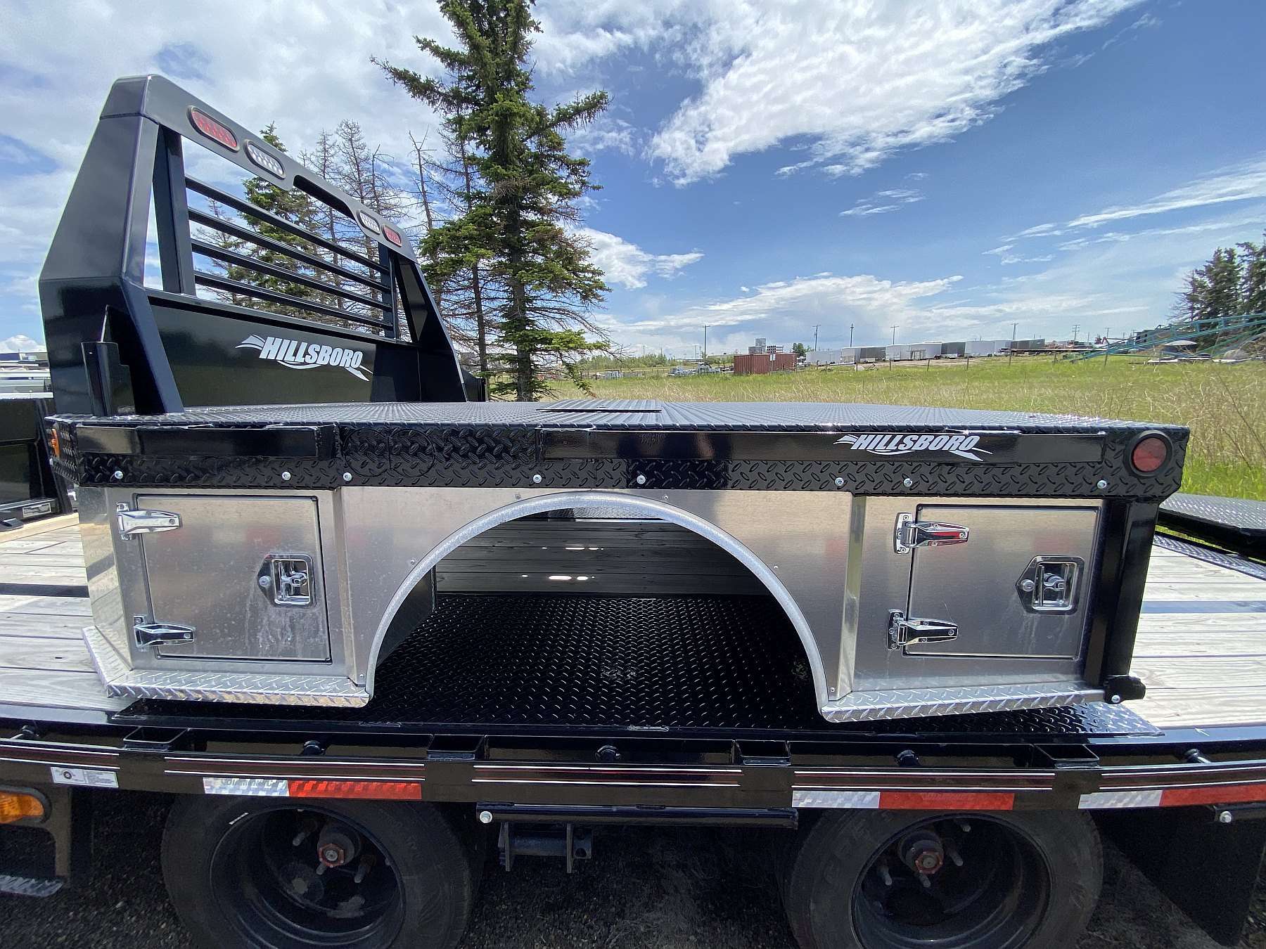 Hillsboro 500 Series 8'x8.5' Hybrid Truck Bed