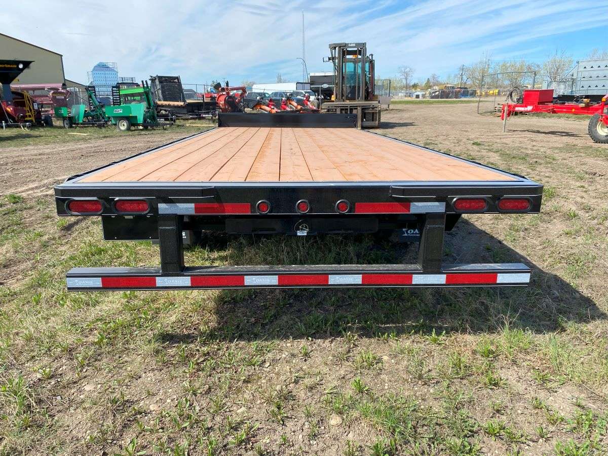 *Located in Dawson Creek* 2025 Oasis 20' Highboy Trailer