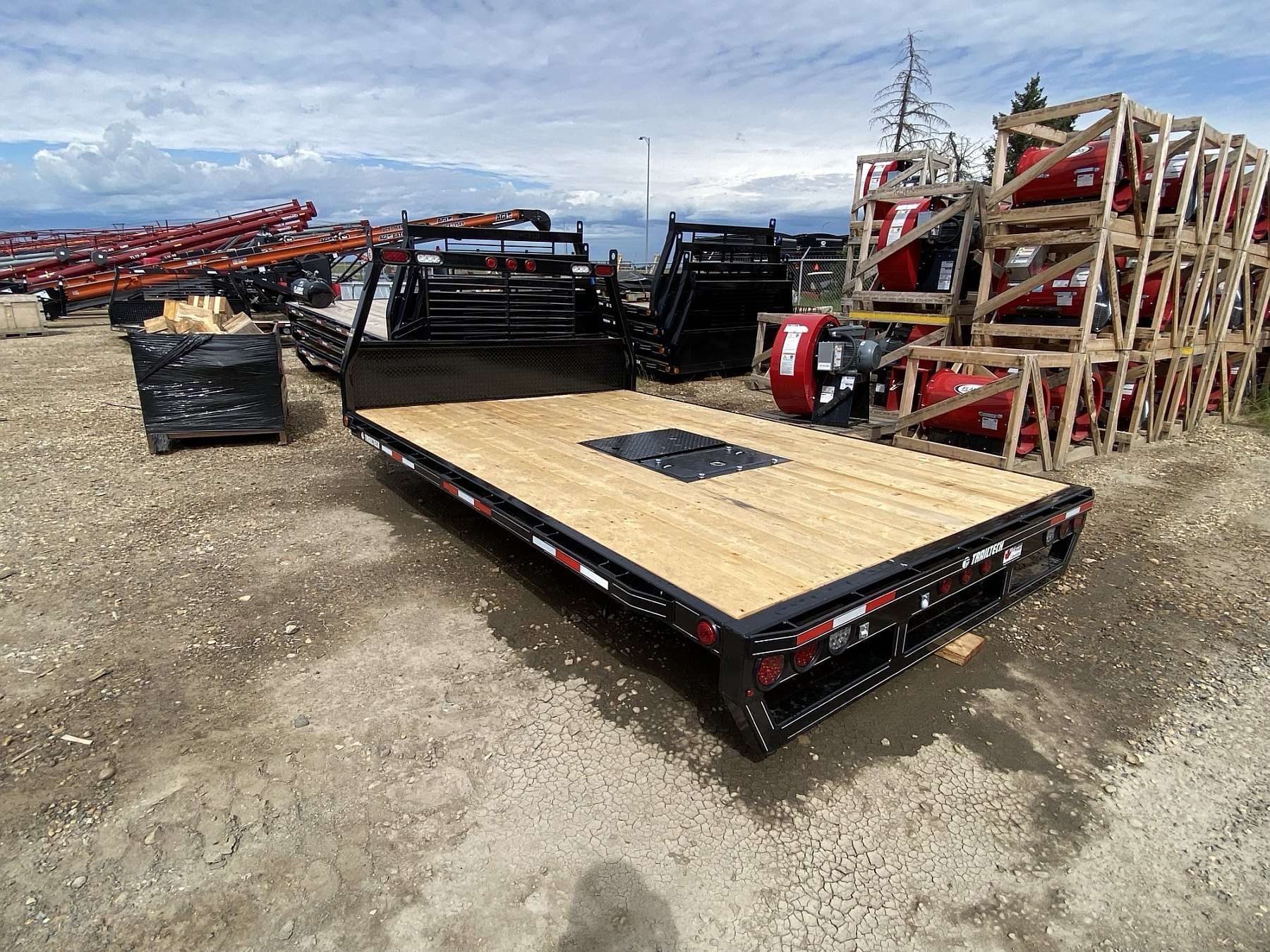 Trailtech 8'x11' Truck Deck w/ Flip Over 5th Wheel Option