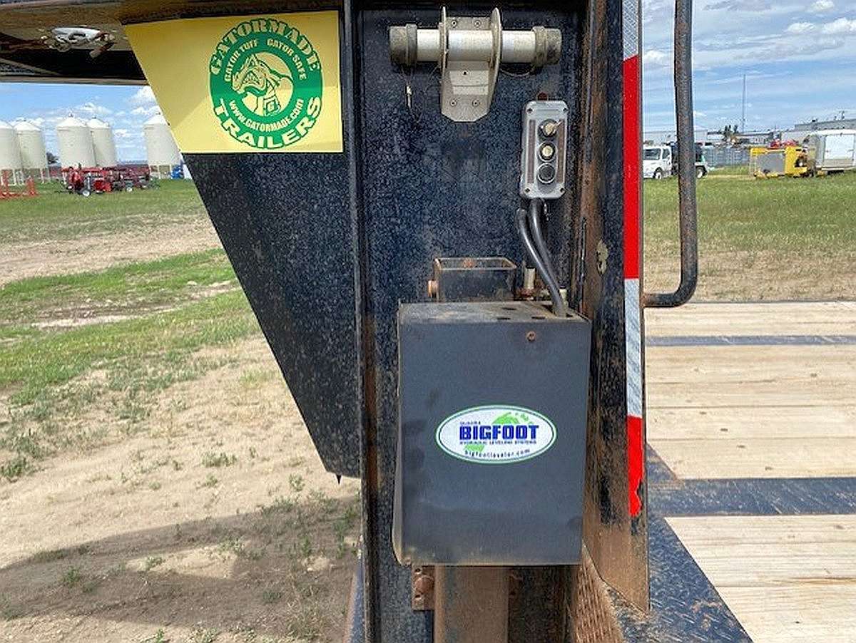 Used 2018 Gator Made 30' Gooseneck