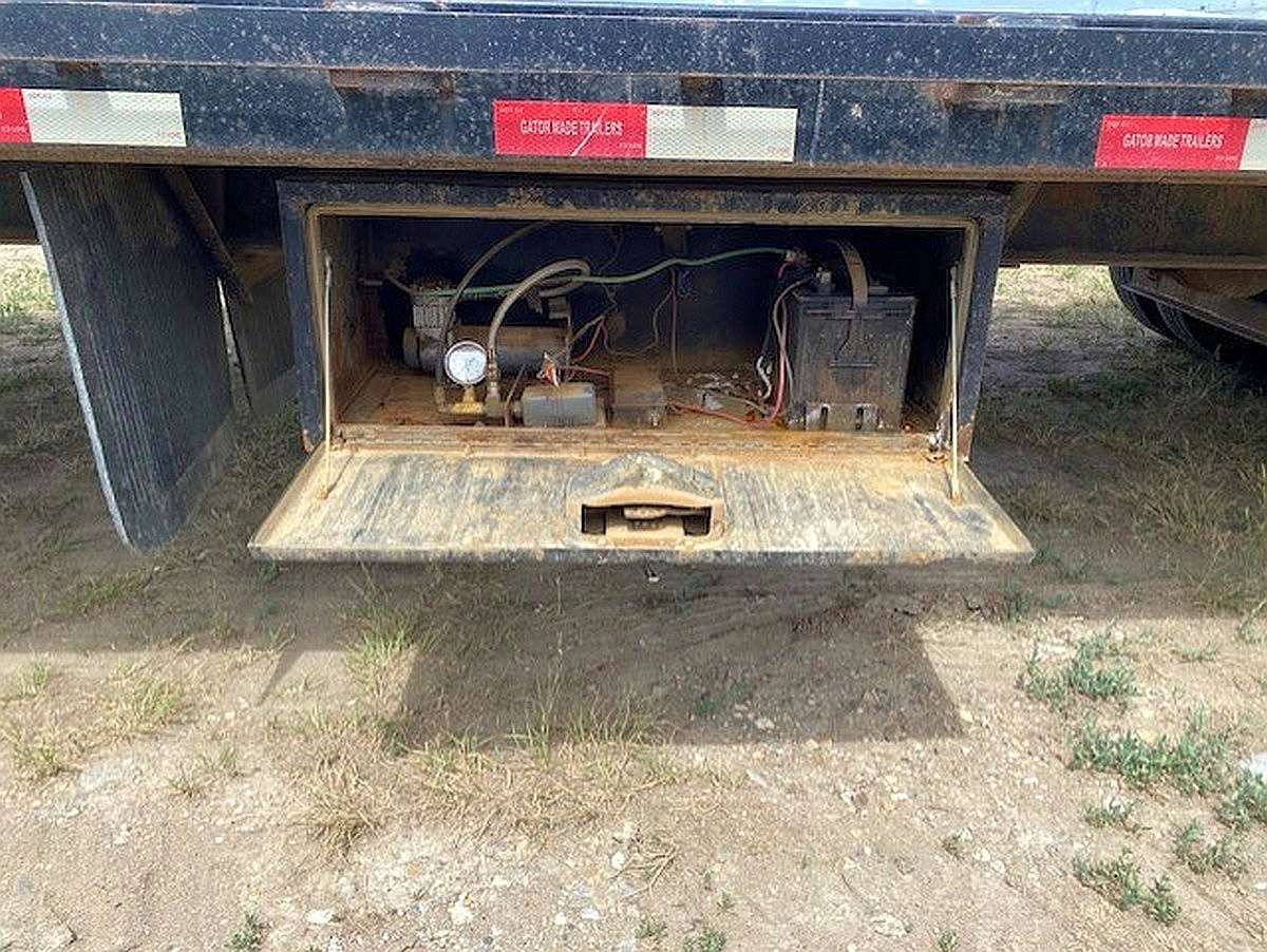 Used 2018 Gator Made 30' Gooseneck