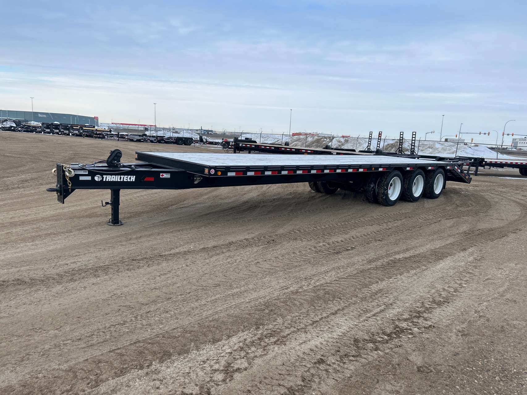 2024 Trailtech TD320 8'6" x 35' BT Pintle Flat Deck