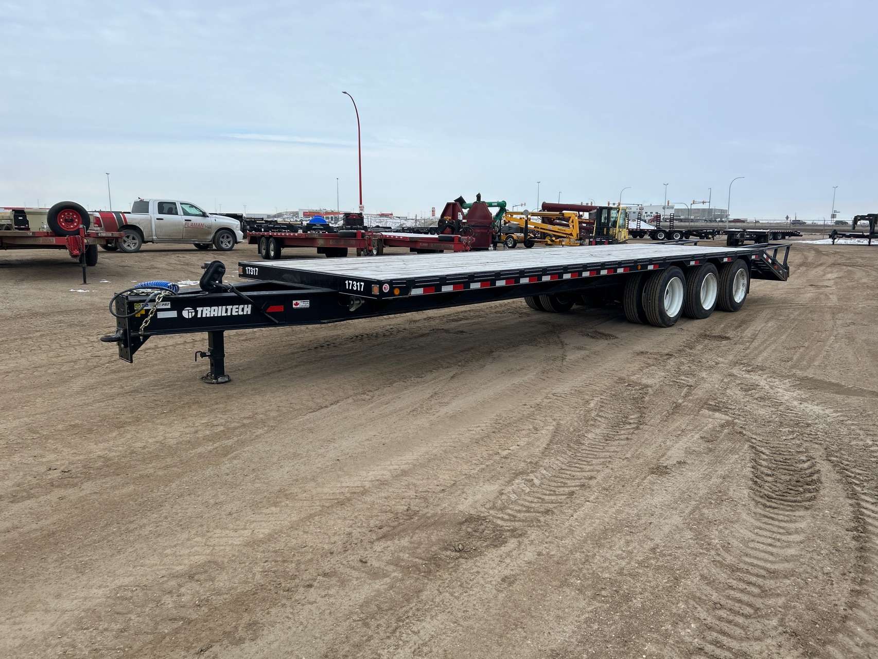 2024 Trailtech TD320 8'6" x 35' BT Pintle Flat Deck